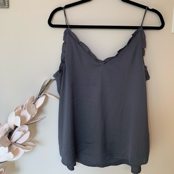 NWT Express ruffle trim v-neck tank - charcoal - Picture 3 of 3